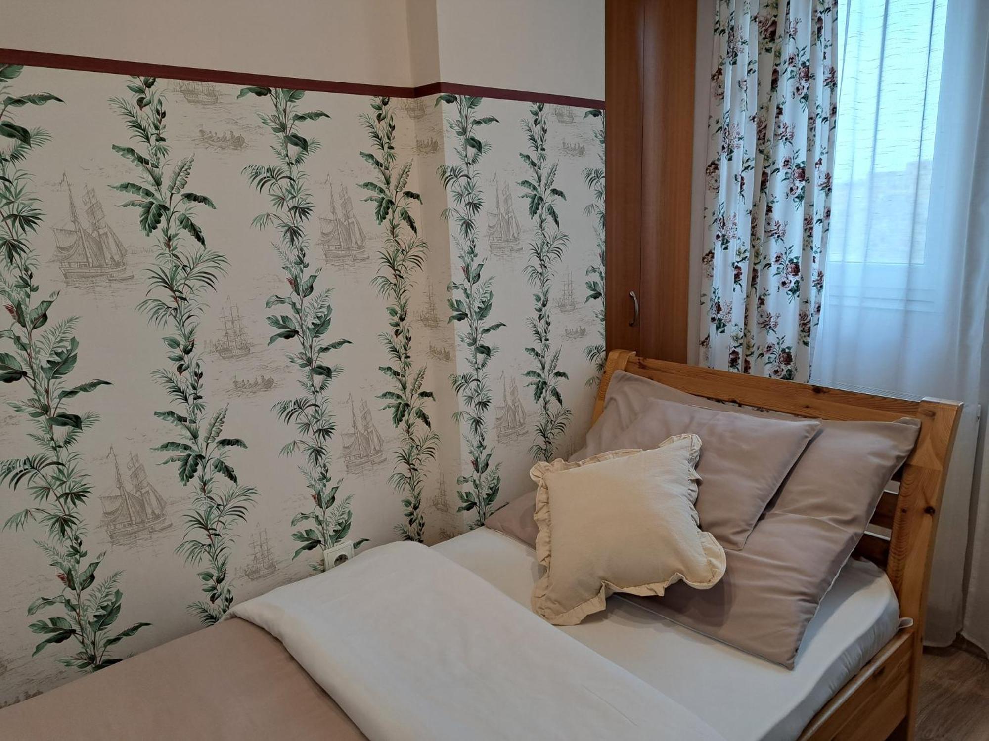 Orient Apartmanhaz Эгер Экстерьер фото