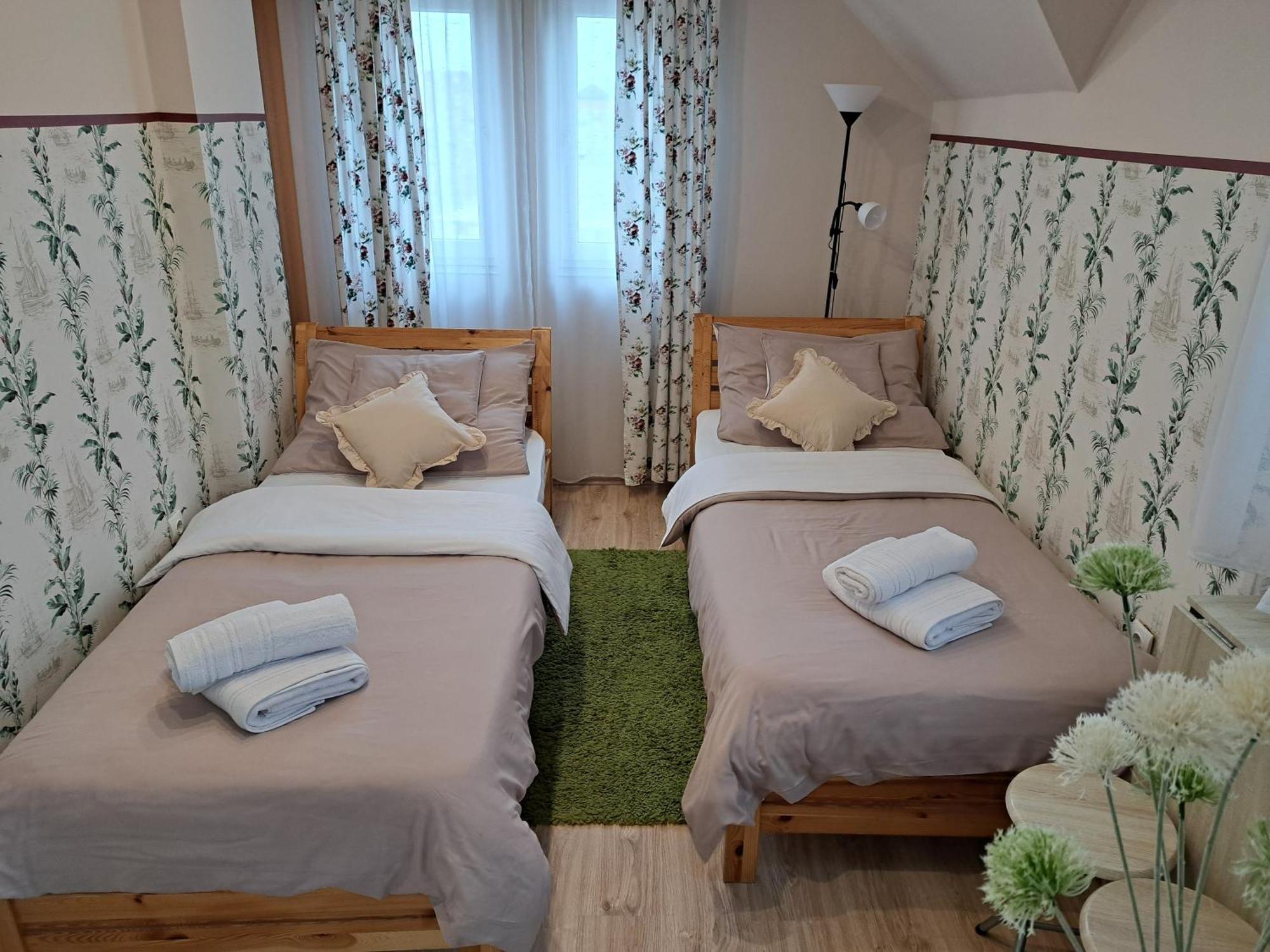 Orient Apartmanhaz Эгер Экстерьер фото