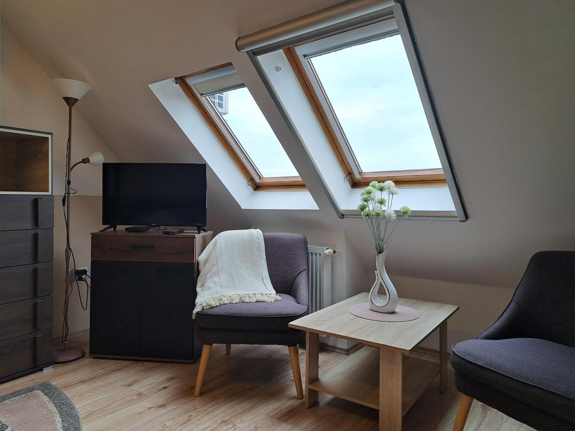 Orient Apartmanhaz Эгер Экстерьер фото