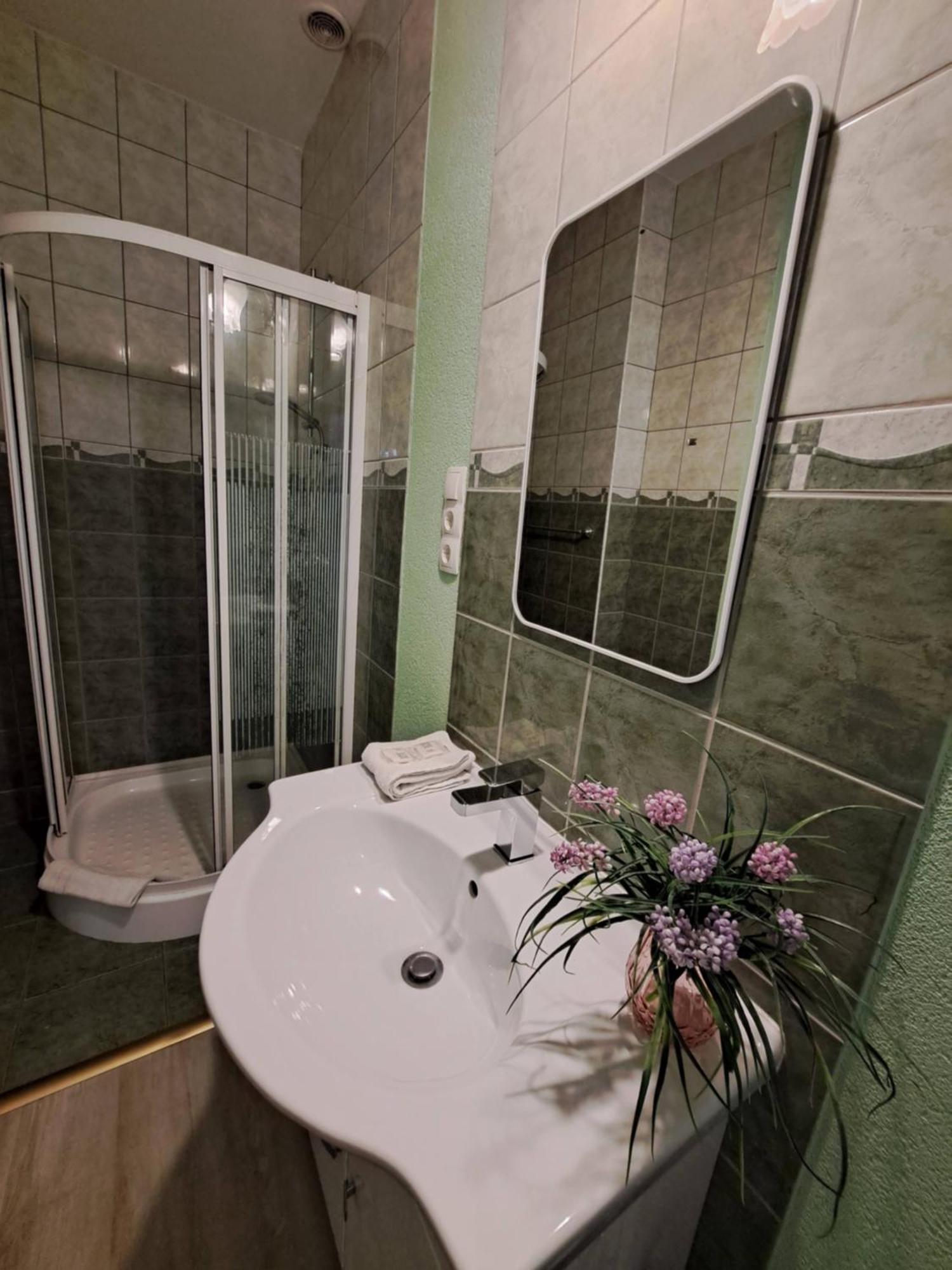 Orient Apartmanhaz Эгер Экстерьер фото
