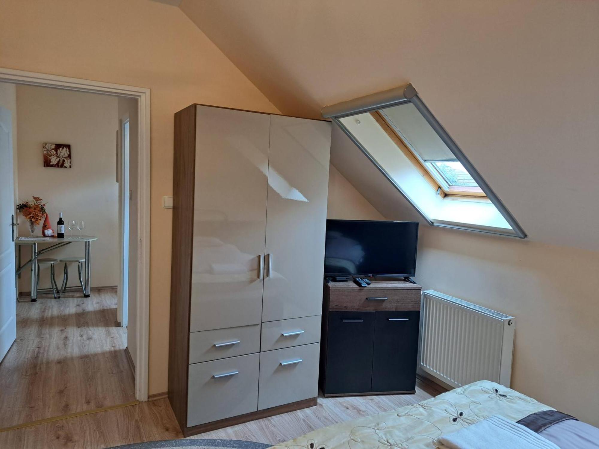 Orient Apartmanhaz Эгер Экстерьер фото