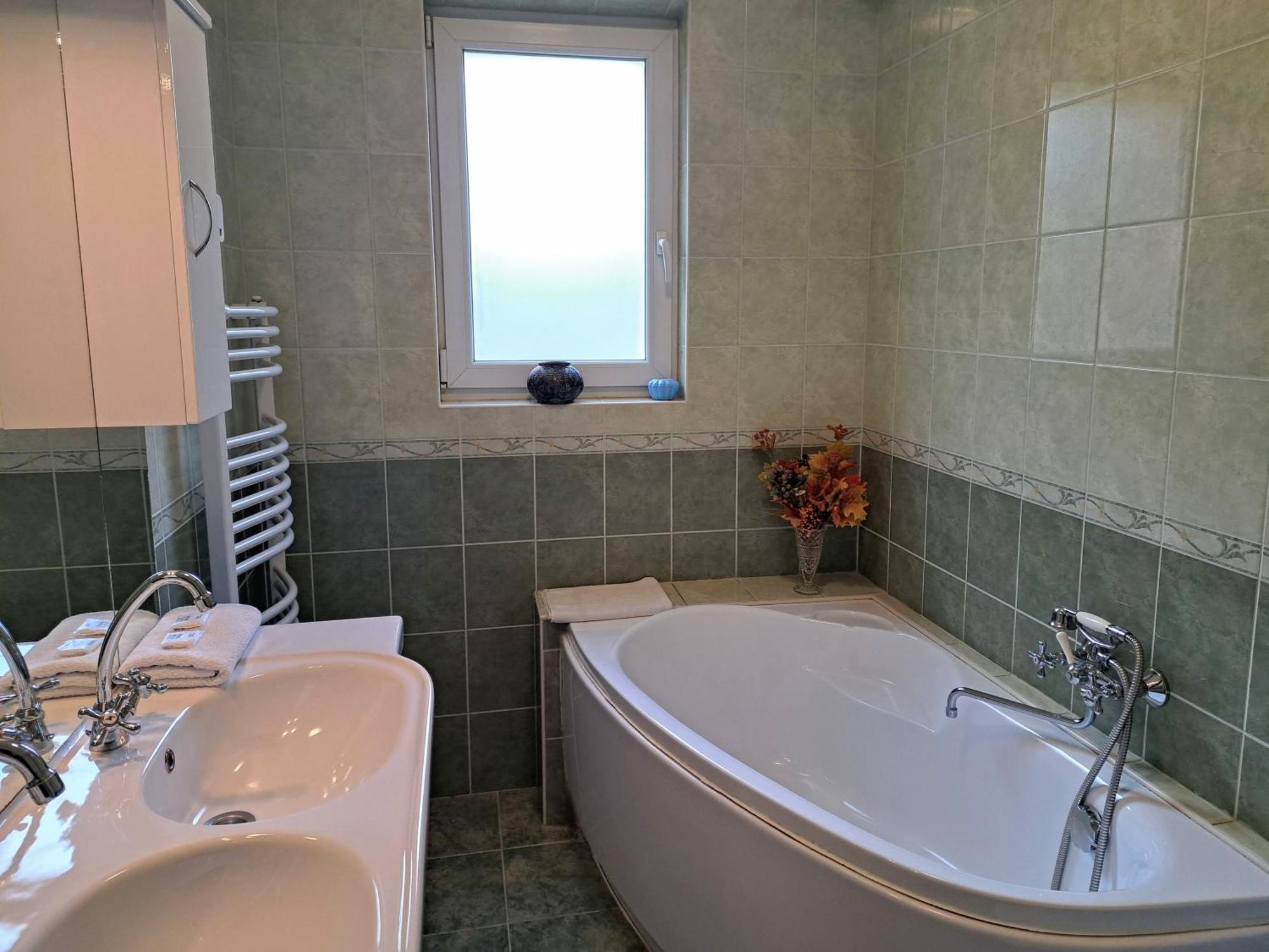 Orient Apartmanhaz Эгер Экстерьер фото
