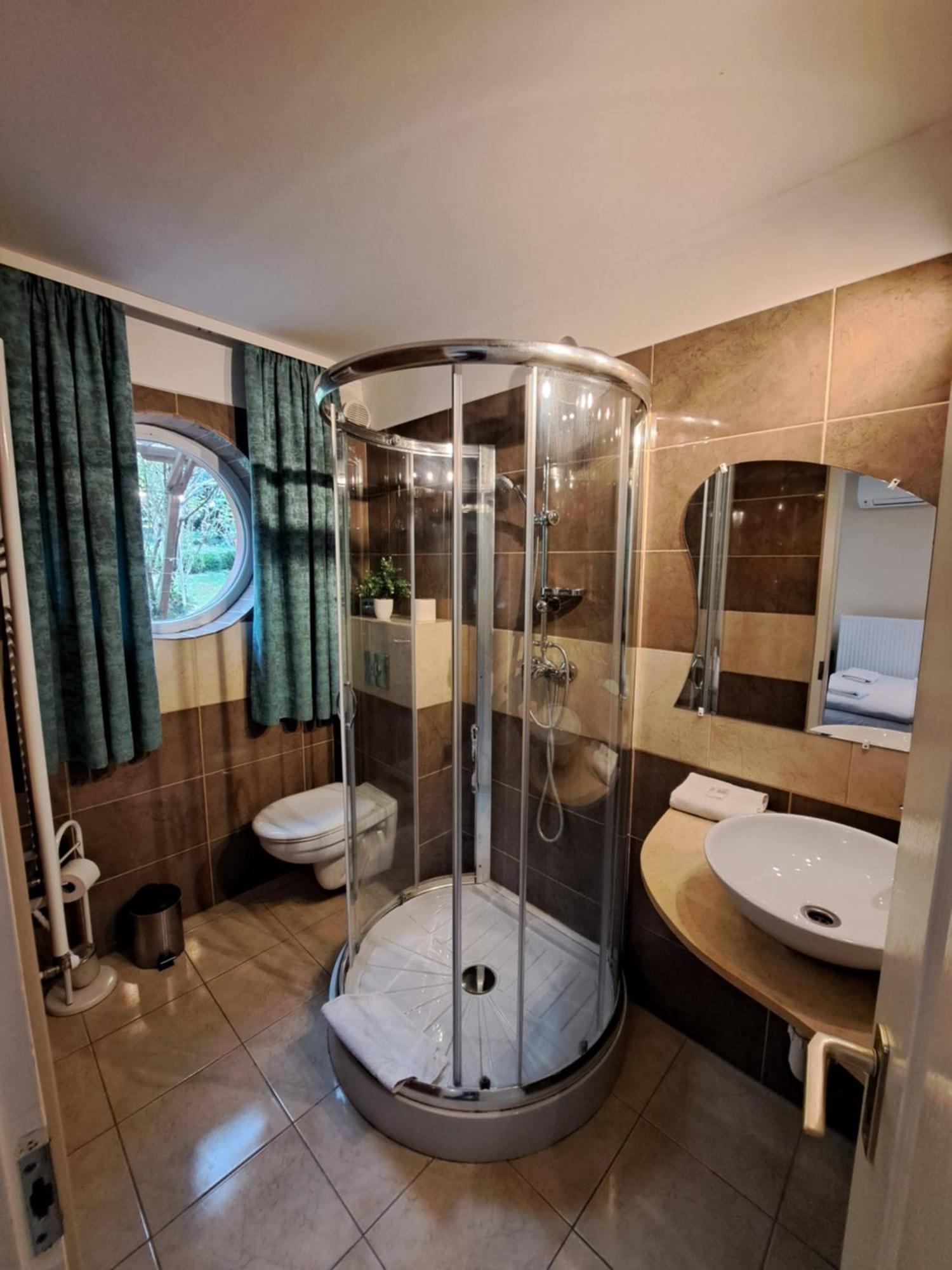Orient Apartmanhaz Эгер Экстерьер фото